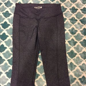 Old Navy active Go Dry compression capris