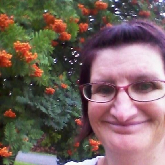 Meet your Posher, Tina - Picture 1 of 1