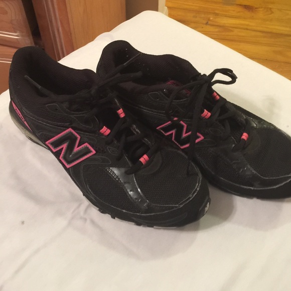 New Balance 7500 women's trainer size 8