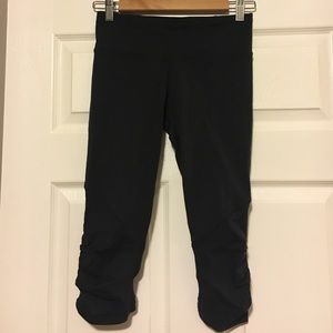 Lululemon run crops