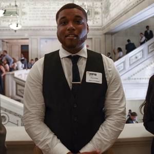 Meet your Posher, Dion