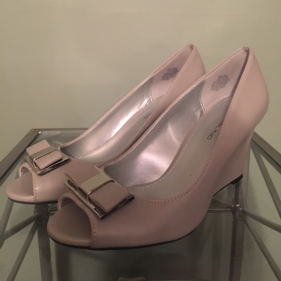 Bandolino Wedges