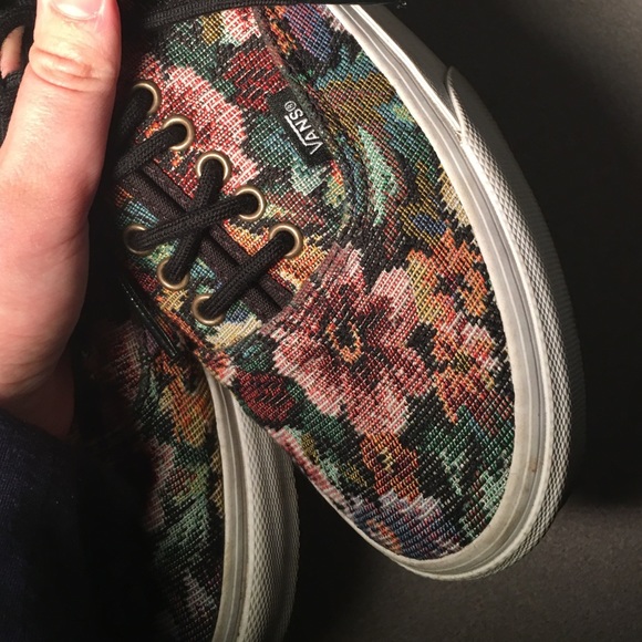 Vans Women's Sneakers 9 - Picture 3 of 3