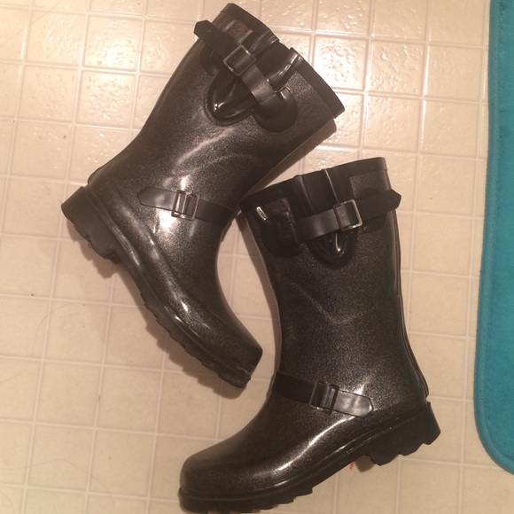 MORE PICS! - Picture 2 of 3