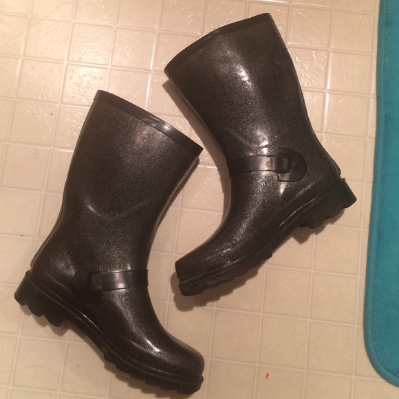 MORE PICS! - Picture 3 of 3