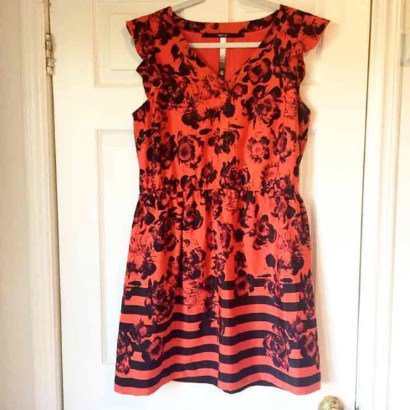Kensie Large Red and Black Floral Flutter Dress