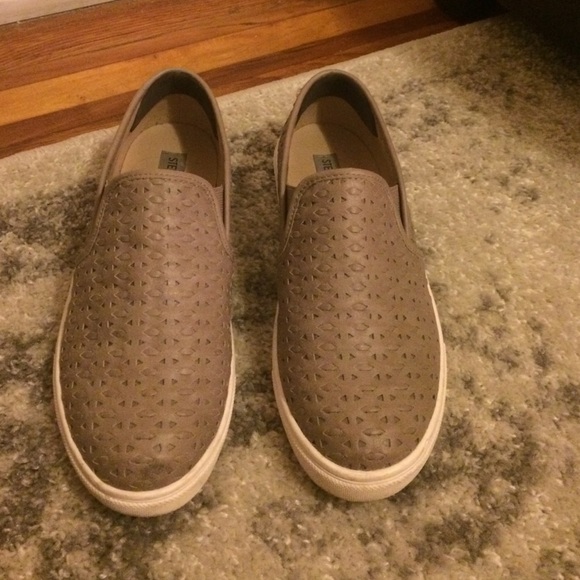Steve Madden grey casual slip on sneakers