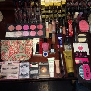 HUGE Makeup Lot !!!