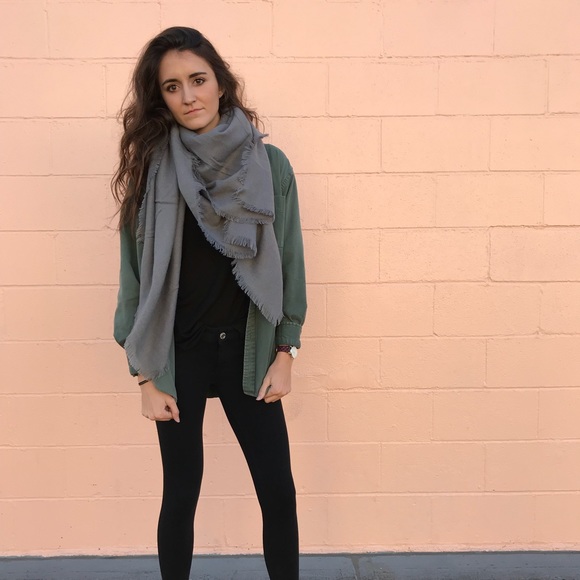 Meet your Posher, Halley - Picture 2 of 7