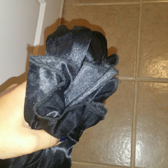 Black dress gown or prom - Picture 4 of 4