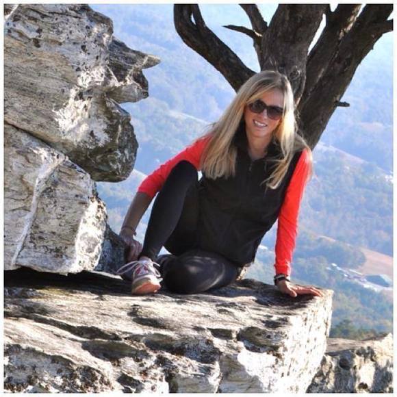 Meet your Posher, Amy - Picture 1 of 1