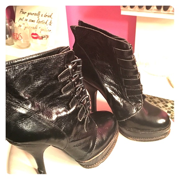 Mojo Moxy Military Platform Boots