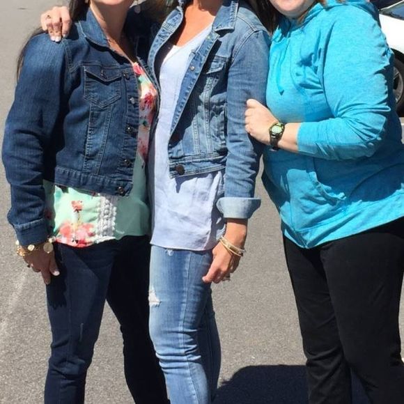 Meet your Posher, Robin - Picture 1 of 1