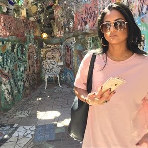 Meet your Posher, Yanée