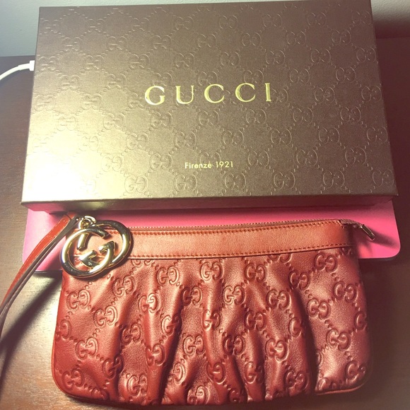 Gucci Wrislet (Burgundy)