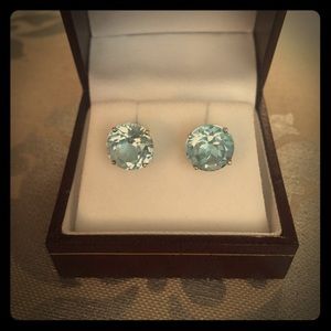 💖10K Yellow Gold Blue Topaz Earrings✨💖