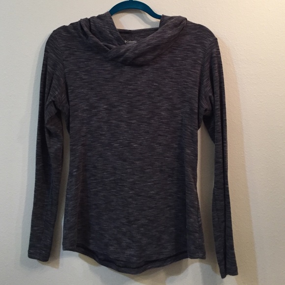 Hooded shirt