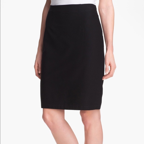 New with tag uniqlo black pencil skirt