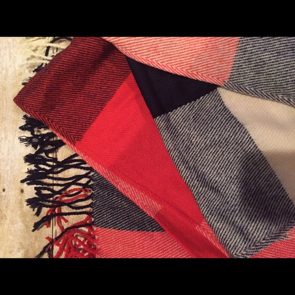 Bonfire Scarf - Picture 2 of 3