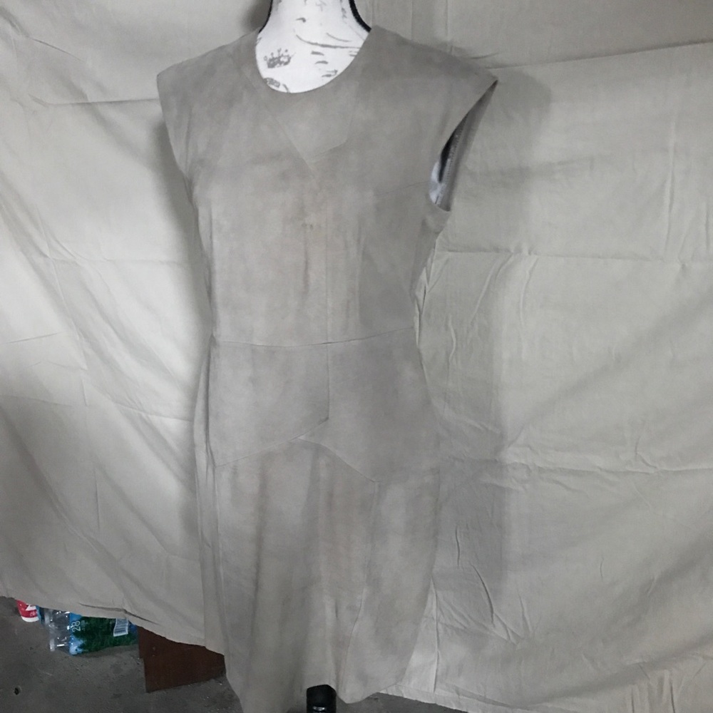 Hugo Boss taupe suede dress - Picture 2 of 8