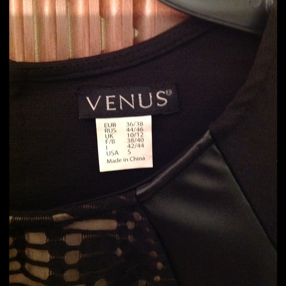 Classy black dress - Picture 2 of 6