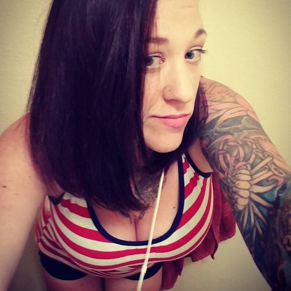 Meet your Posher, Crystal