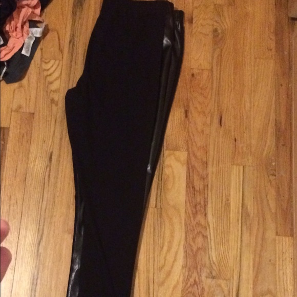 Kardashian faux leather pants/leggings