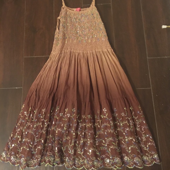 Light to dark brown dress. So cute.never worn.