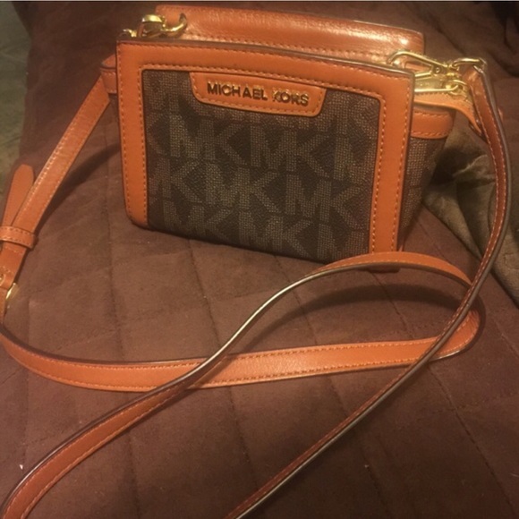 Authentic Michael Kors Crossbody