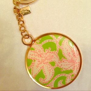 New Lilly Pulitzer Disk Keychain in Pink Twinkle