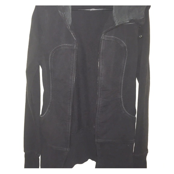 Thick warm lulu zip up