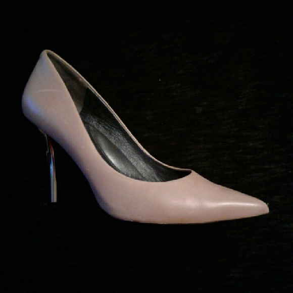 Kenneth Cole Camel colored heels