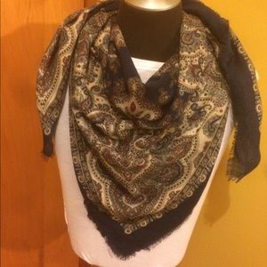 Large square scarf