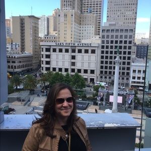 Meet your Posher, Gina