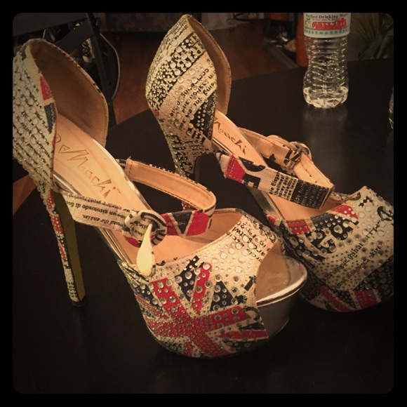 Flag heels