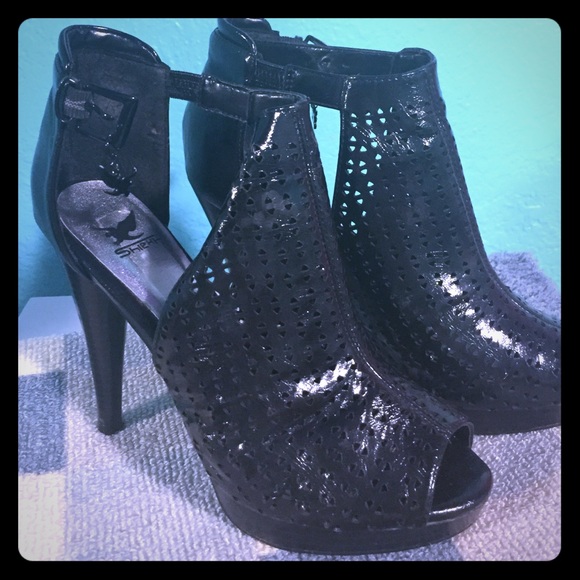 Black heels