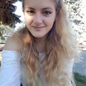 Meet your Posher, Katelyn