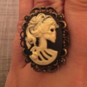 Cameo ring
