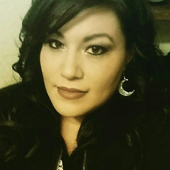 Meet your Posher, Sandy