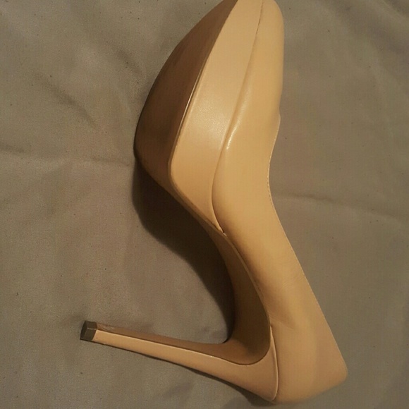 Shoes - Picture 2 of 3
