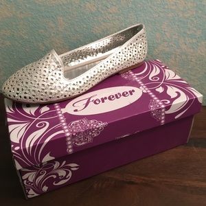 Silver flats with glitter stones Size 7