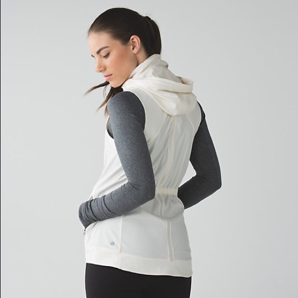 Lululemon Go the Distance Vest - Picture 8 of 8