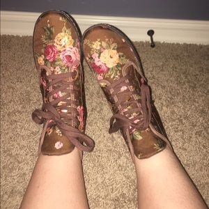 Dr. Martens Shoreditch brown floral boots
