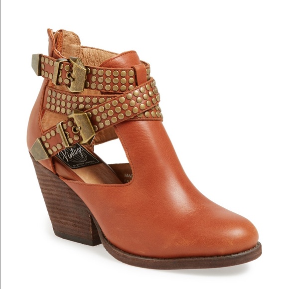 Vintage by Jeffrey Campbell Size 6