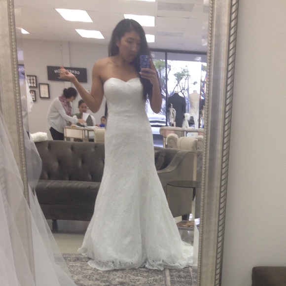 White/Light Ivory Lace Wedding Dress