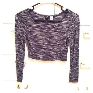 Crop top with sleeves