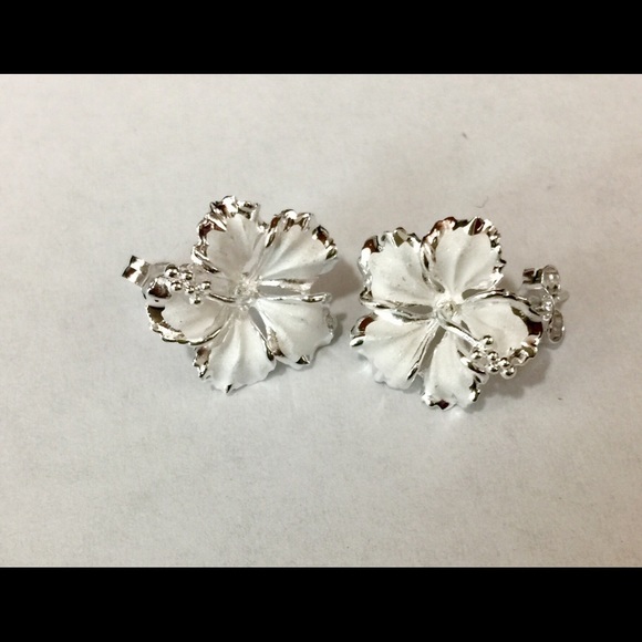 Sterling silver Hibiscus flower stud Earrings