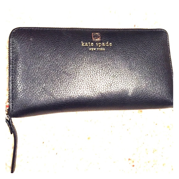 Kate Spade zippy wallet