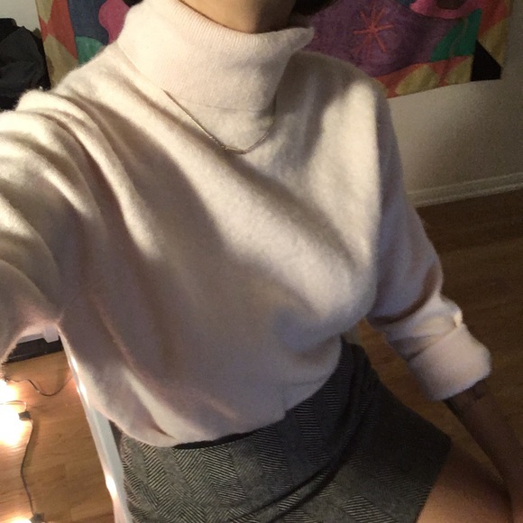 *bundled* Baby Pink Cashmere Turtleneck - Picture 2 of 3