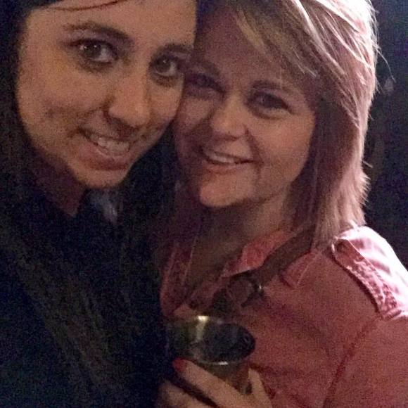 Meet your Posher, Heather - Picture 1 of 1